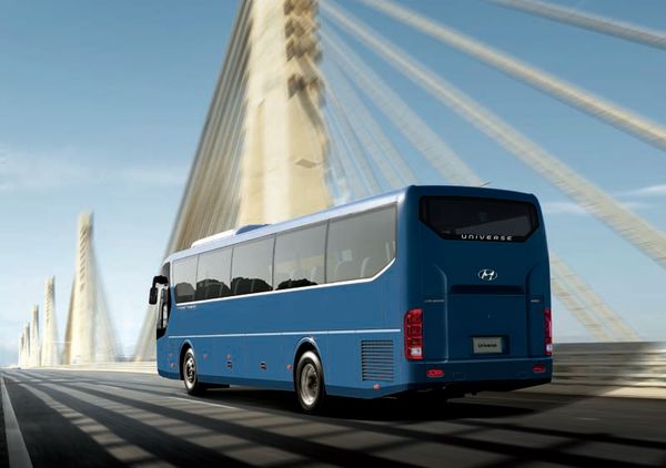 Автобус Universe