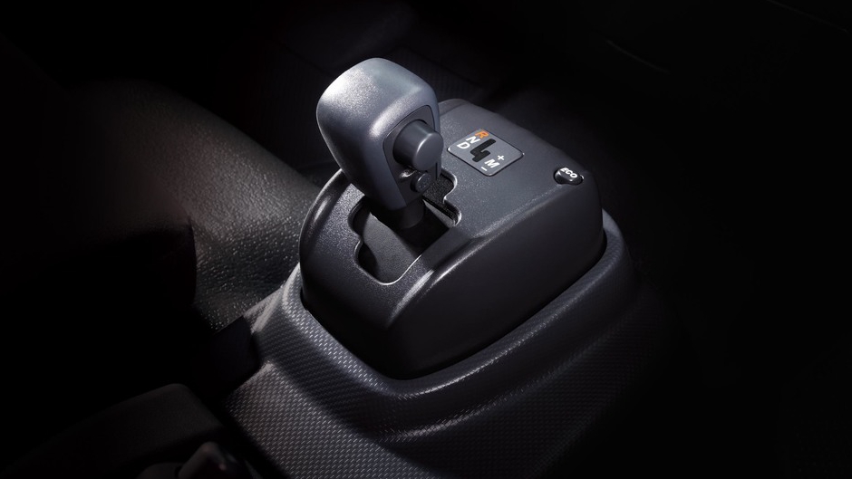 Промтоварный фургон Isuzu Elf 8.0