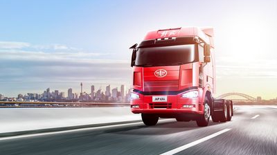 Седельный тягач FAW J6 CA4250 6Х4 EURO 5